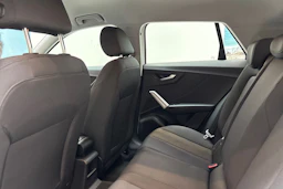 valkoinen Audi Q2 2018 kuva 13.