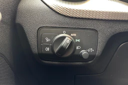 valkoinen Audi Q2 2018 kuva 15.