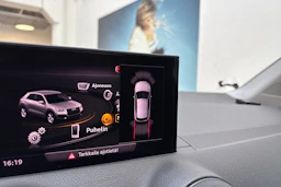 valkoinen Audi Q2 2018 kuva 21.
