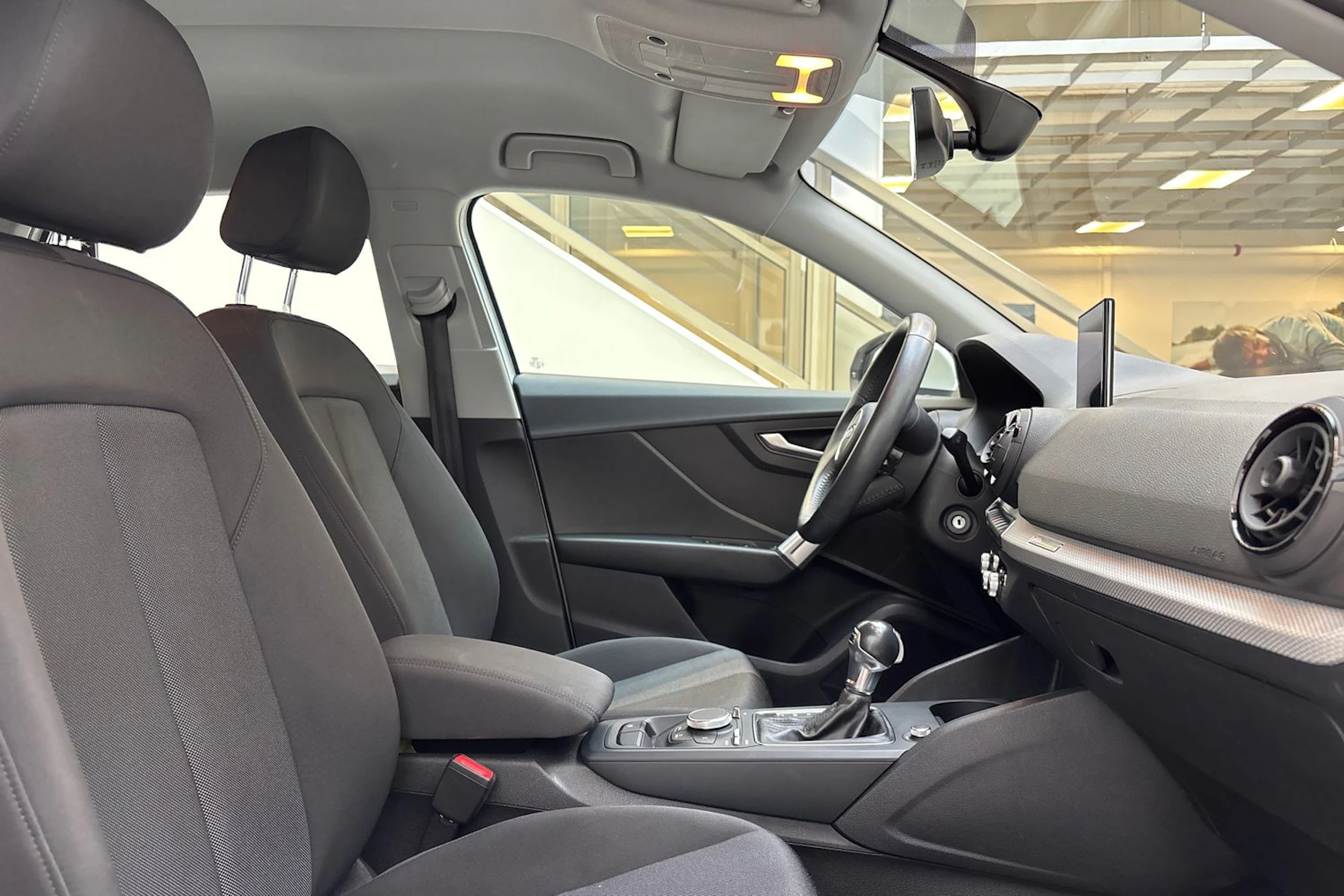 valkoinen Audi Q2 2018 kuva 22.