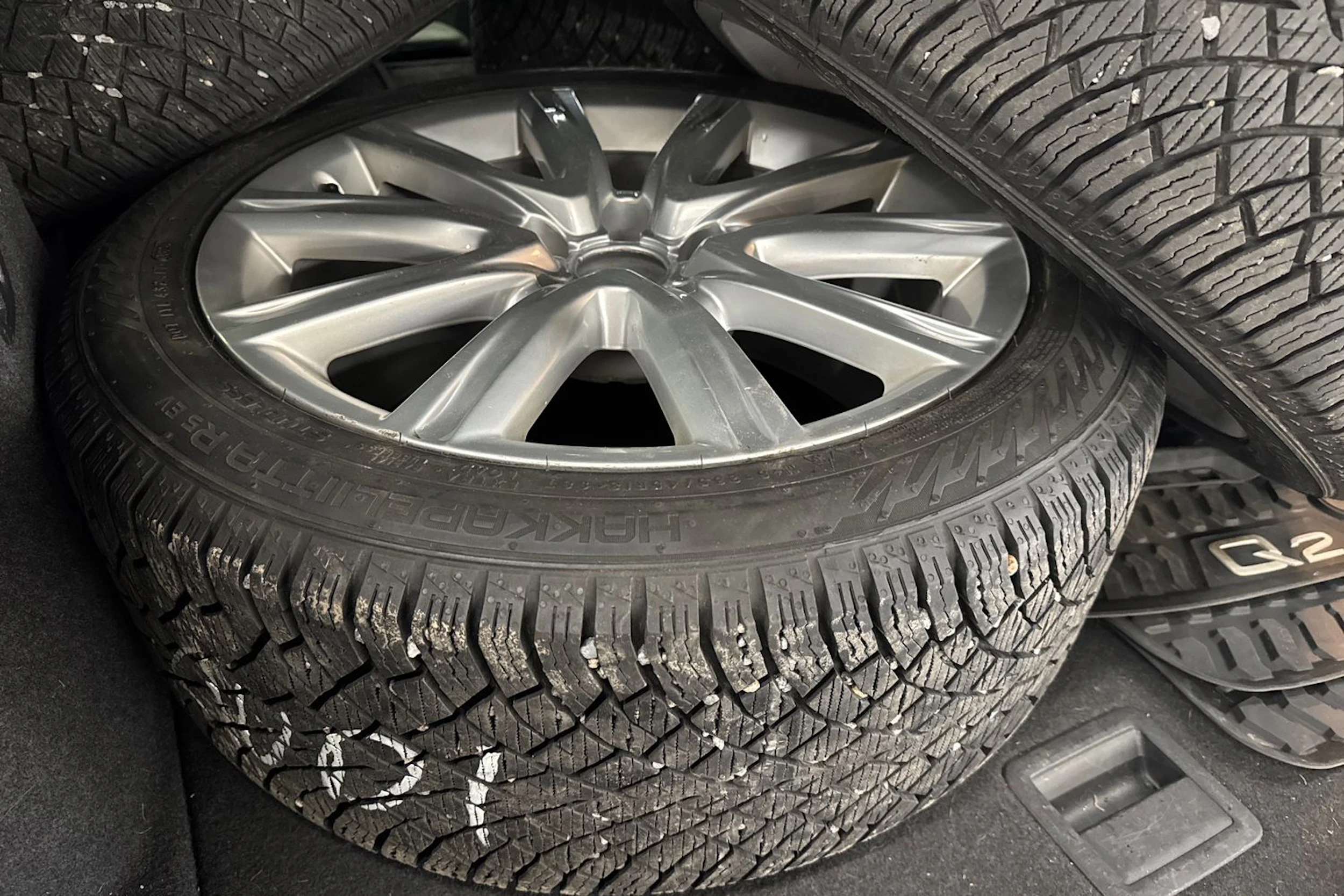 harmaa Audi Q2 2018 kuva 7.