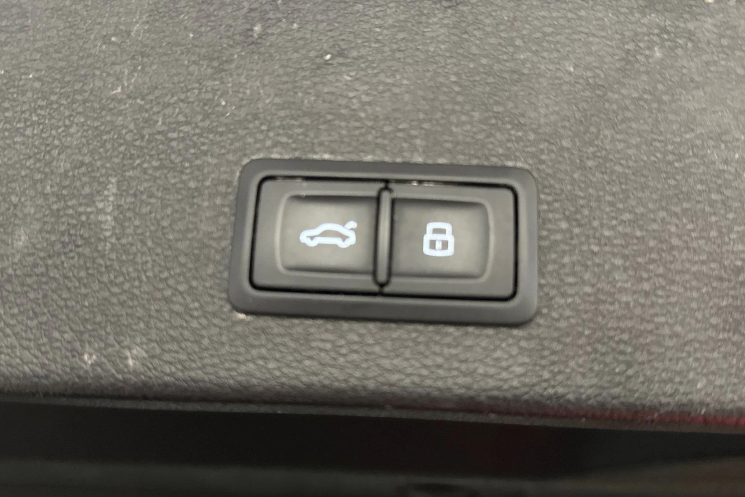 harmaa Audi Q2 2018 kuva 8.