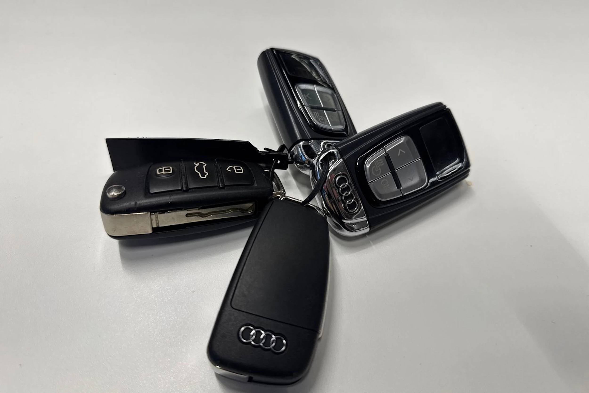 harmaa Audi Q2 2018 kuva 10.
