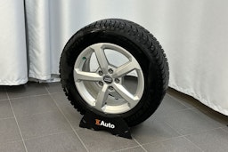 valkoinen Audi Q2 2018 kuva 14.