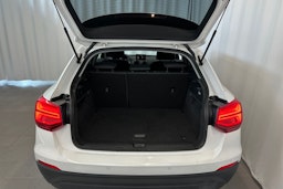 valkoinen Audi Q2 2018 kuva 15.