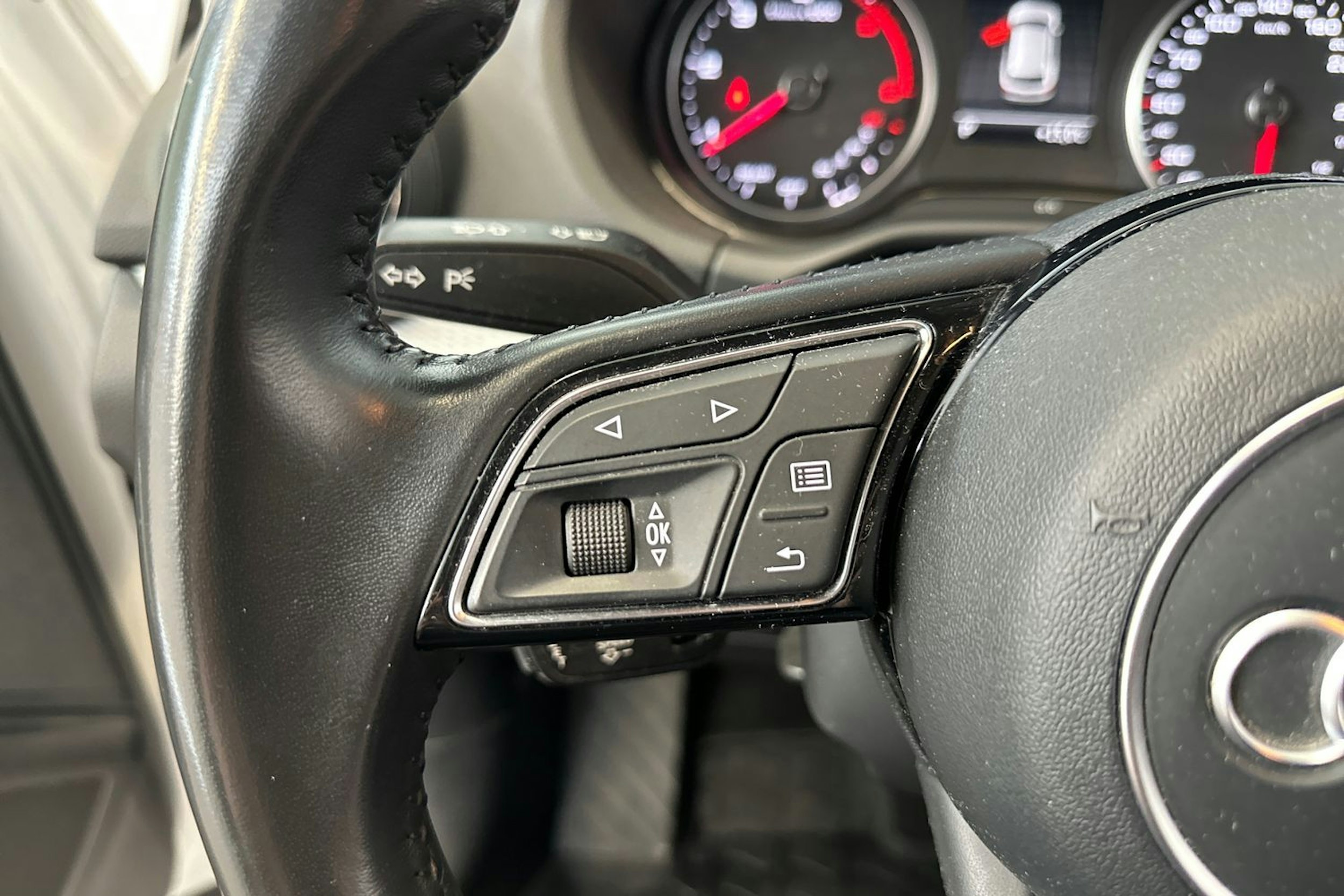 valkoinen Audi Q2 2018 kuva 18.