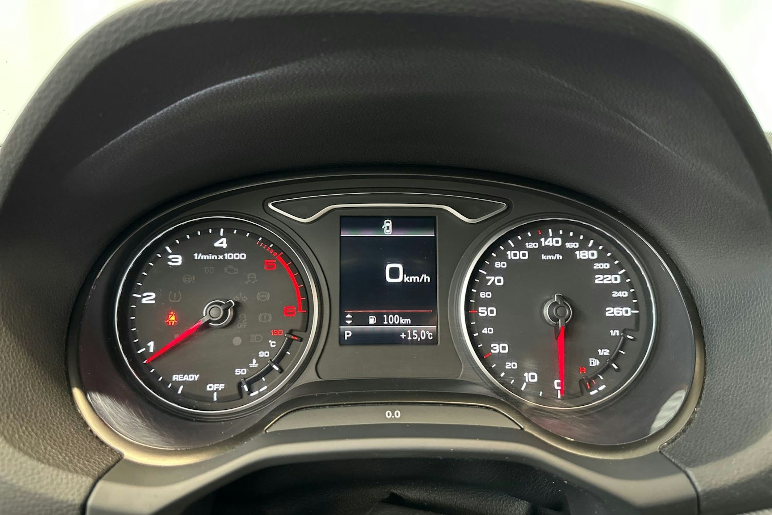 valkoinen Audi Q2 2018 kuva 21.