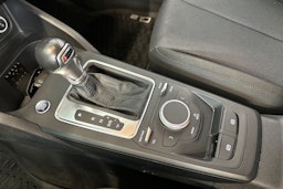 valkoinen Audi Q2 2018 kuva 22.