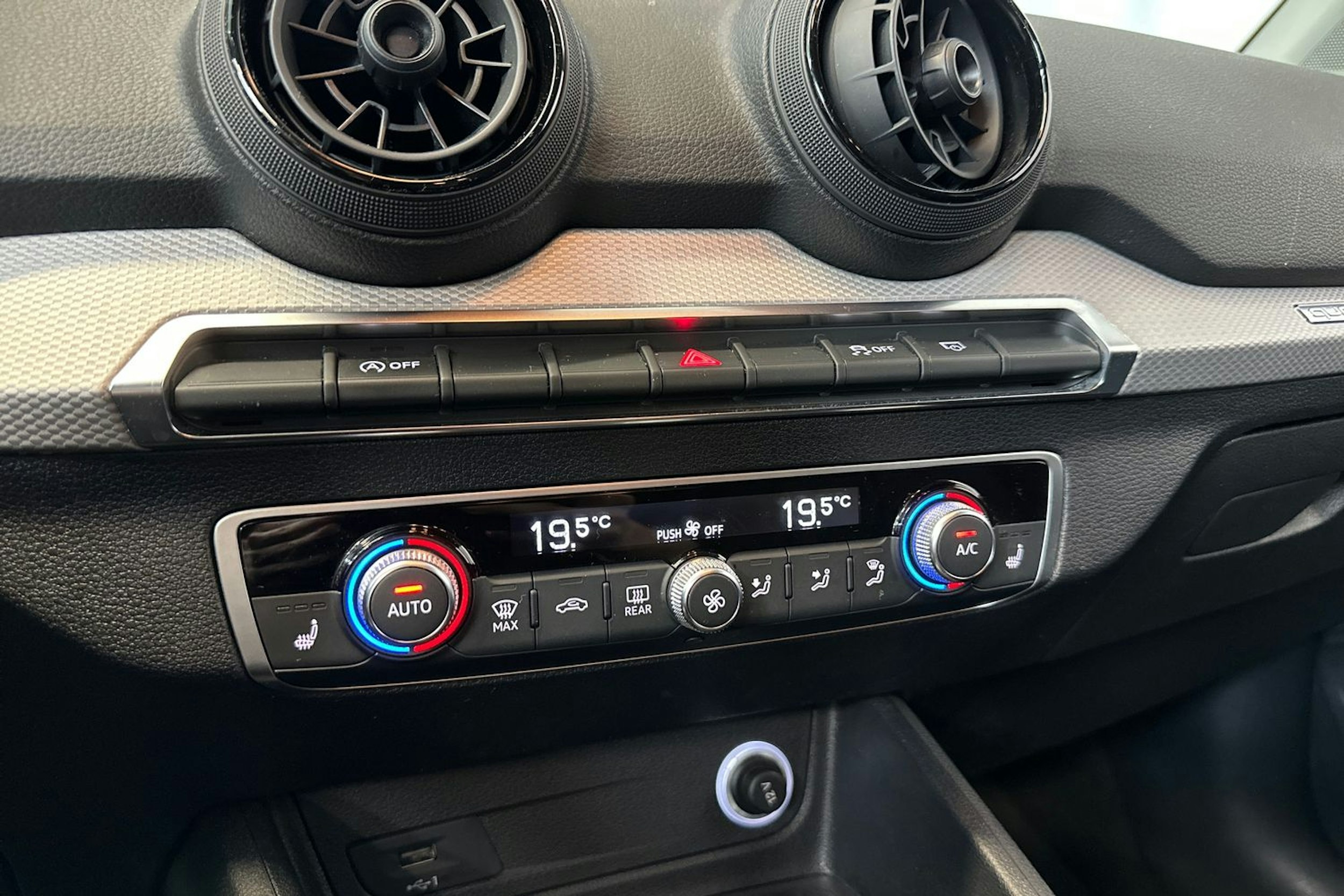 valkoinen Audi Q2 2018 kuva 24.