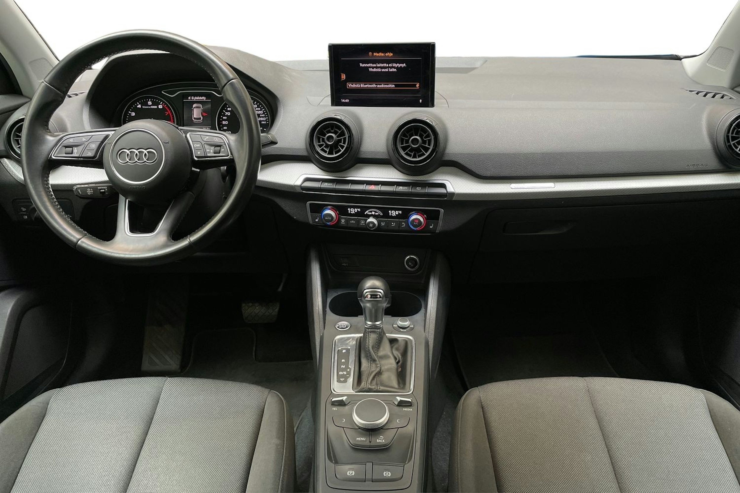 musta Audi Q2 2018 kuva 7.