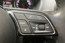 musta Audi Q2 2018 kuva 13.