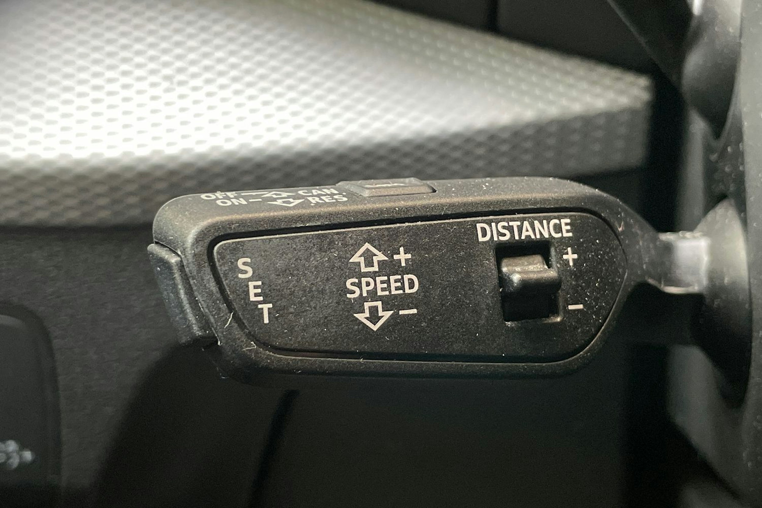 musta Audi Q2 2018 kuva 14.
