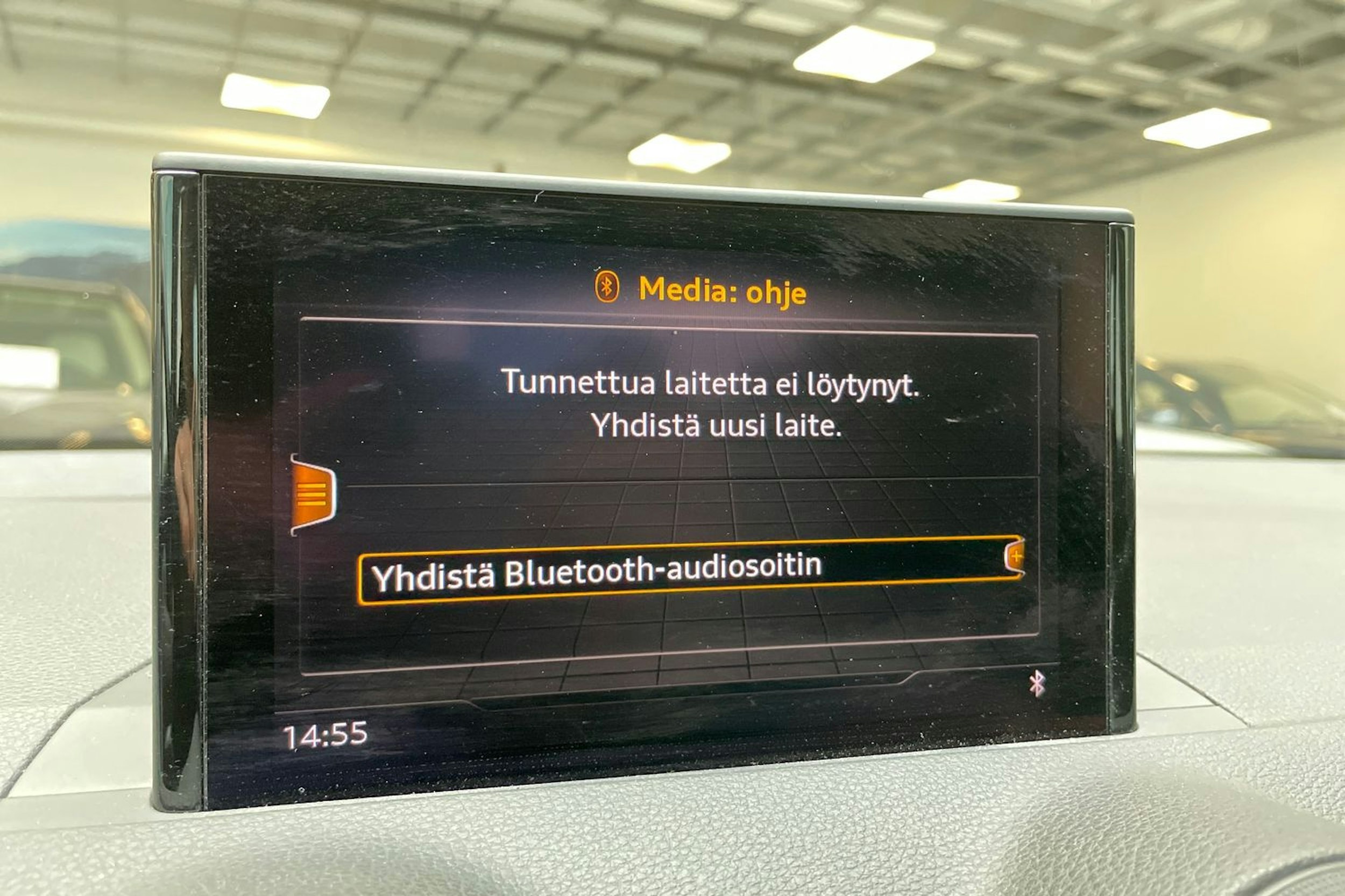 musta Audi Q2 2018 kuva 17.