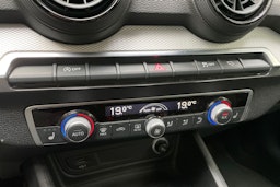 musta Audi Q2 2018 kuva 18.