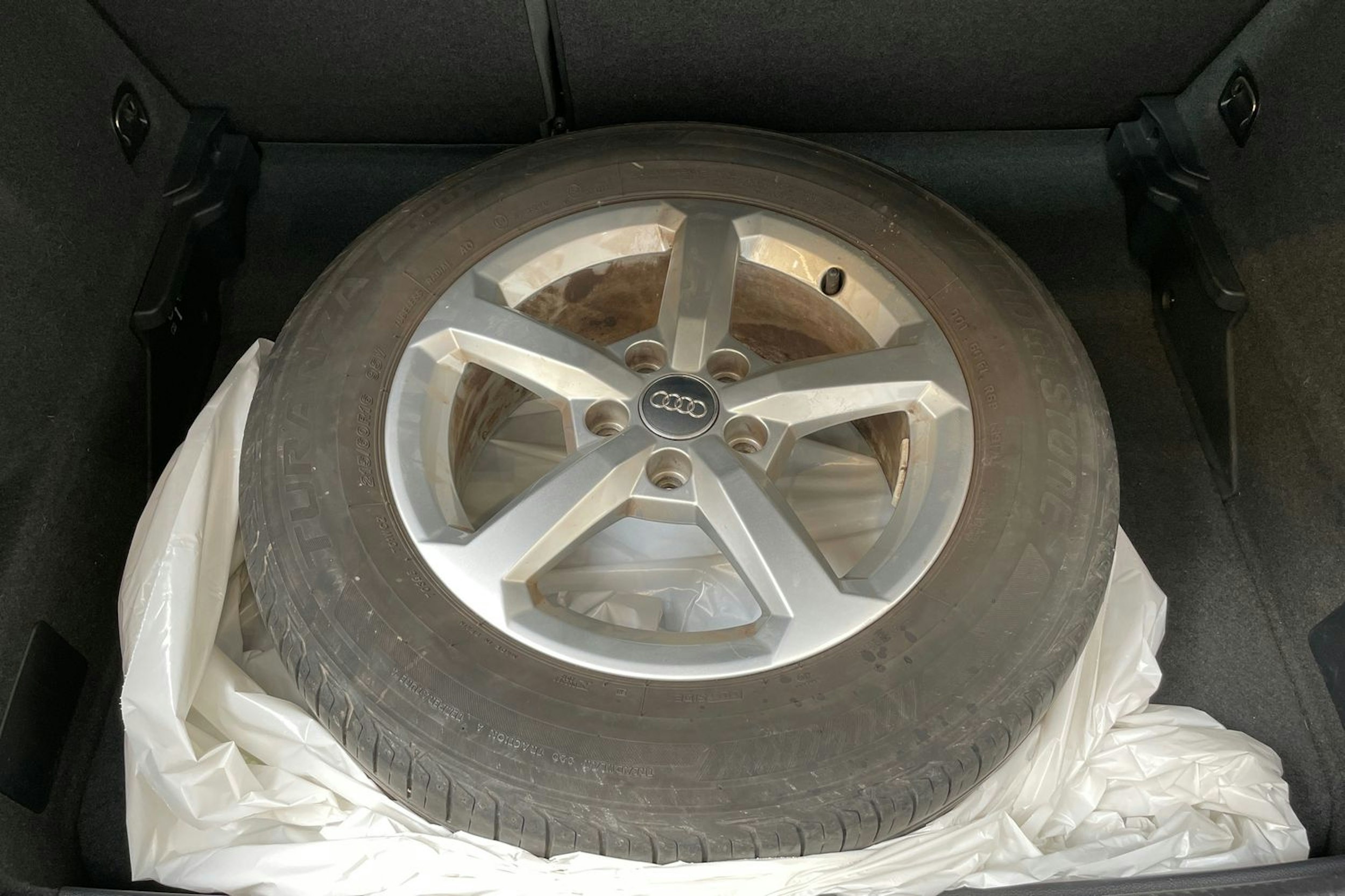 musta Audi Q2 2018 kuva 22.