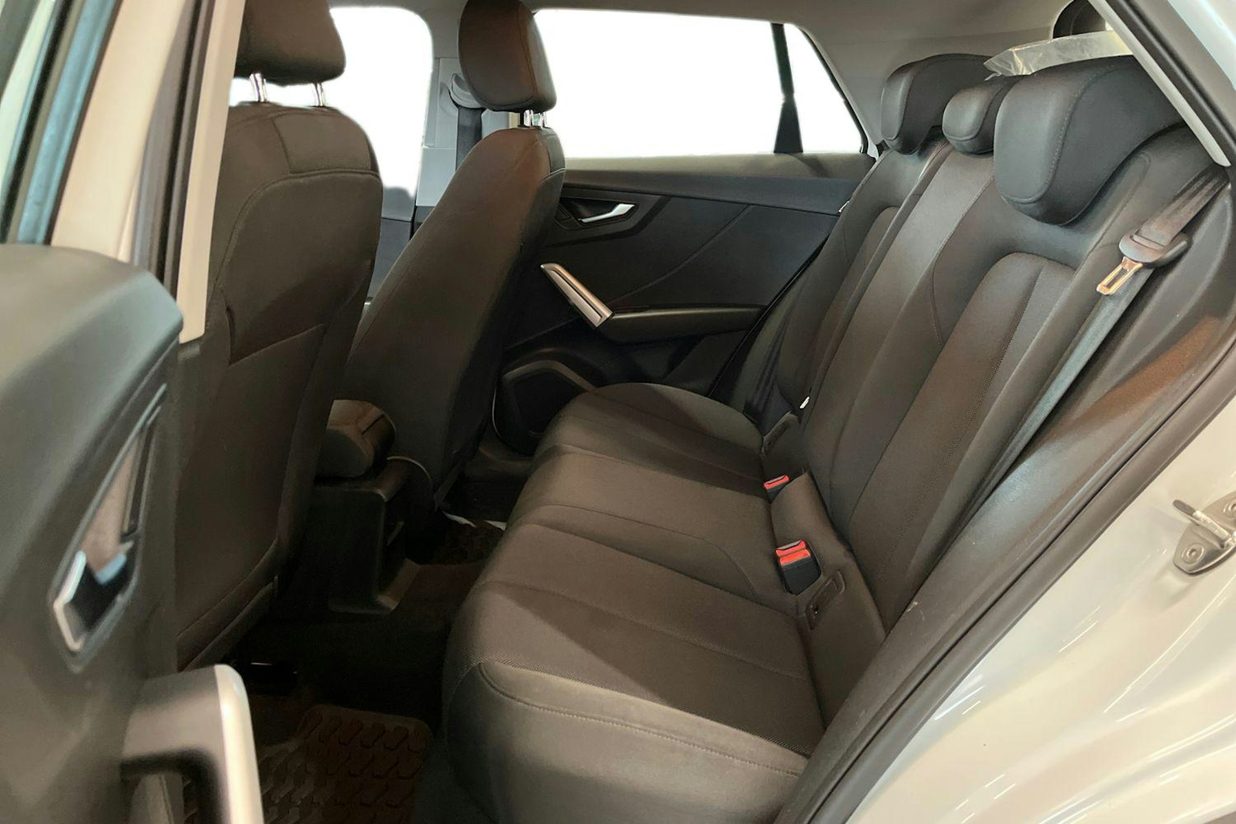 valkoinen Audi Q2 2018 kuva 10.