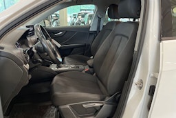 valkoinen Audi Q2 2018 kuva 14.