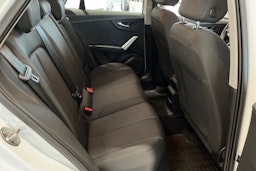 valkoinen Audi Q2 2018 kuva 17.
