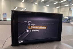 valkoinen Audi Q2 2018 kuva 22.