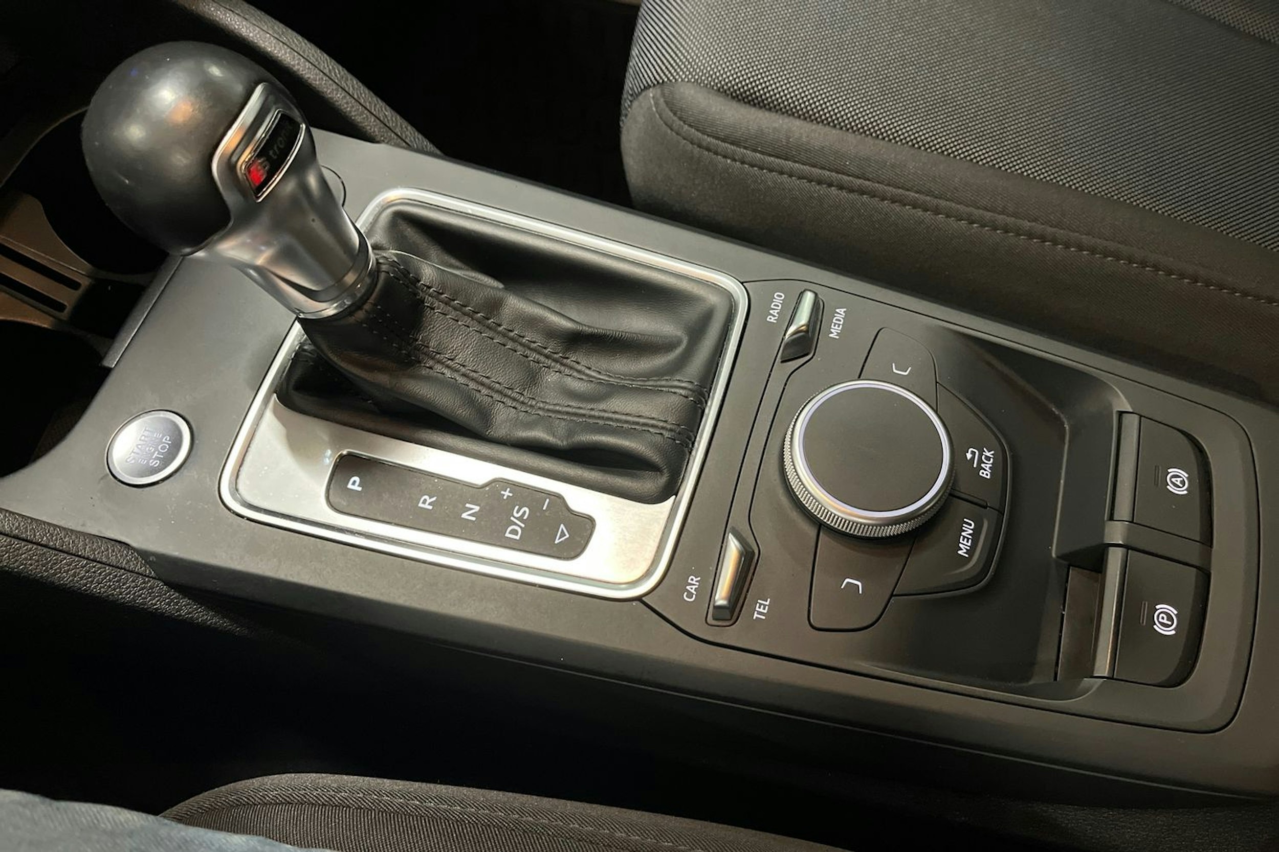 valkoinen Audi Q2 2018 kuva 25.