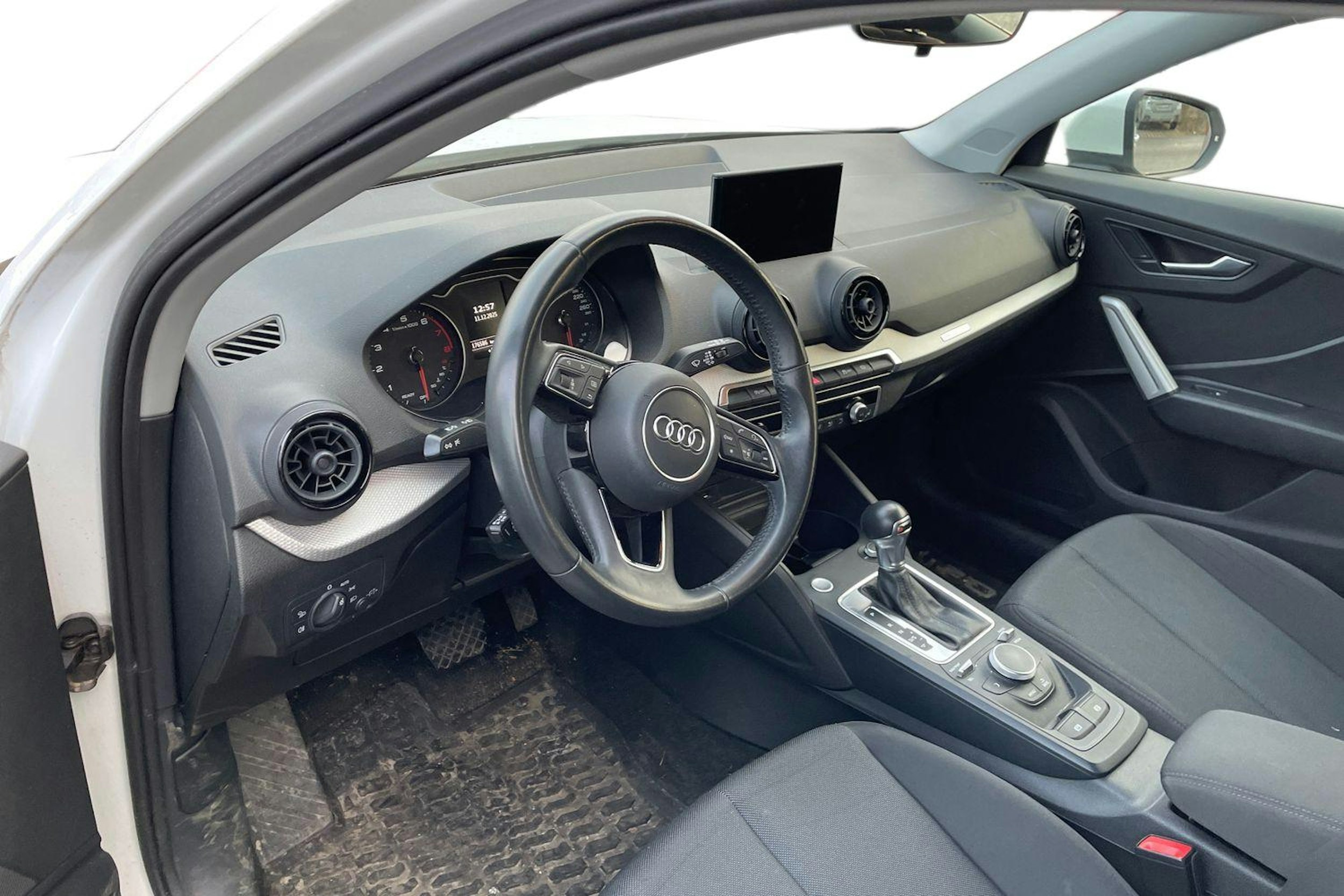 valkoinen Audi Q2 2018 kuva 3.