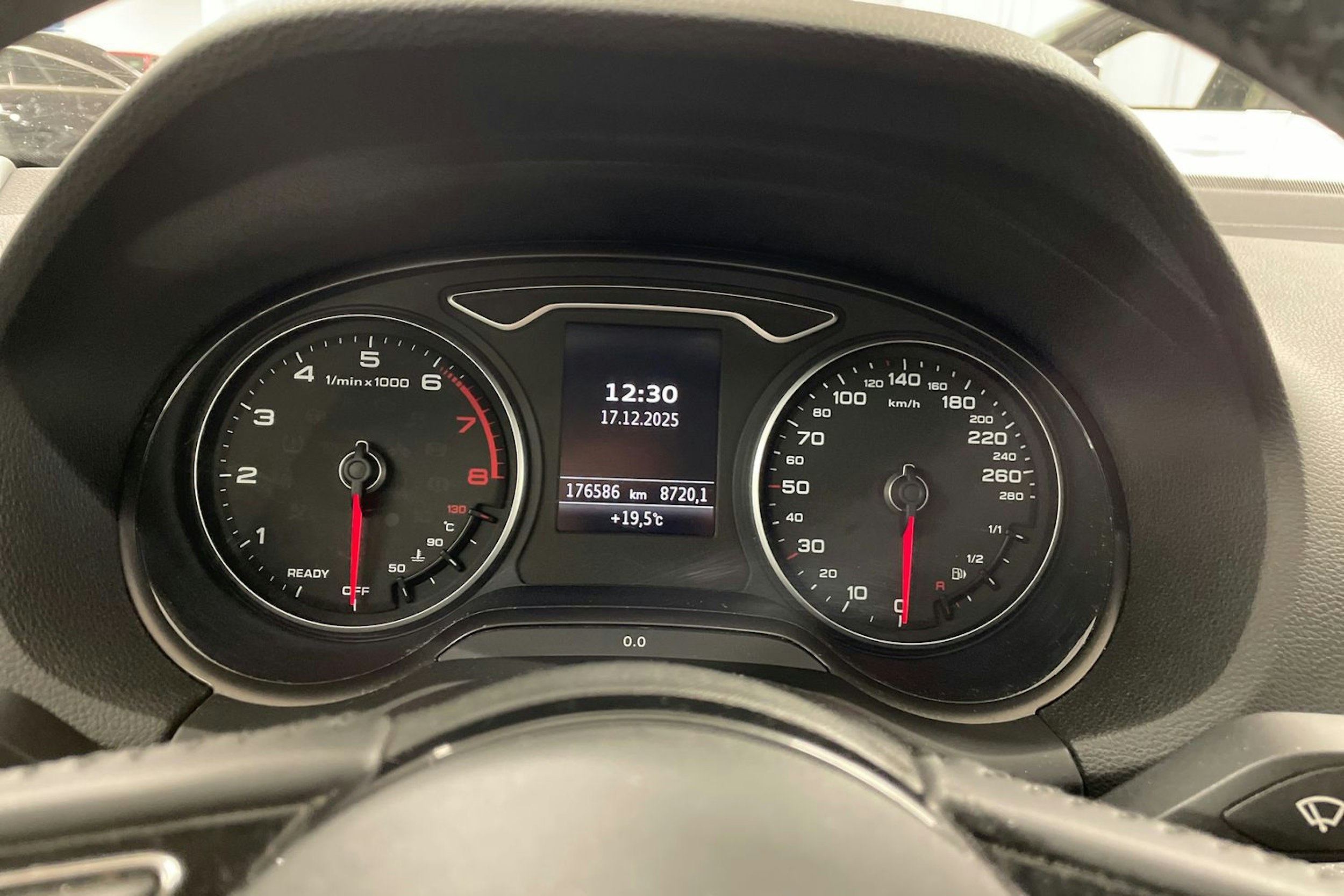 valkoinen Audi Q2 2018 kuva 15.