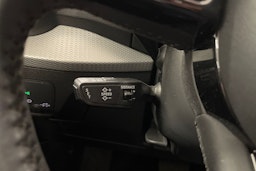 valkoinen Audi Q2 2018 kuva 16.