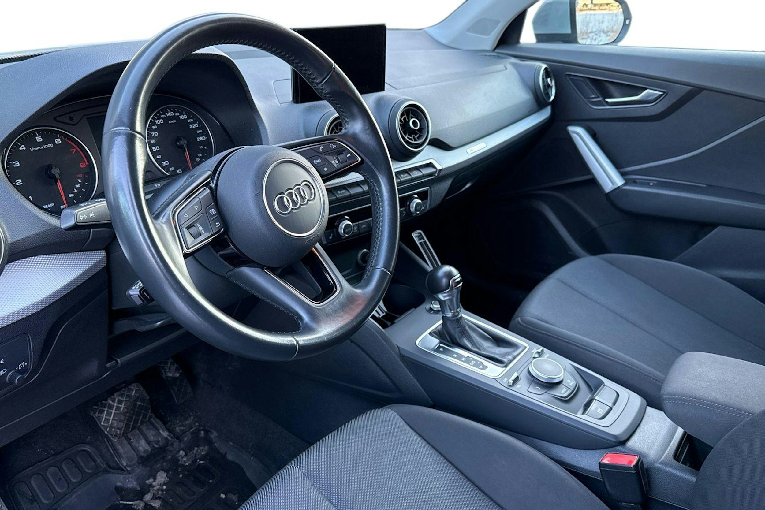 hopea Audi Q2 2019 kuva 3.