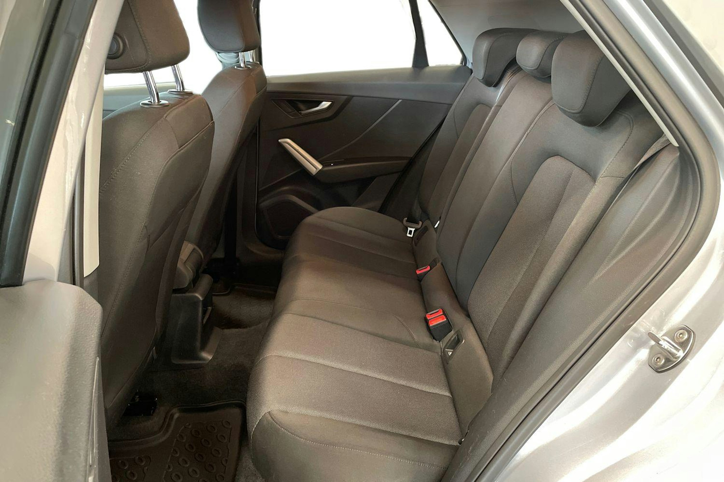 hopea Audi Q2 2019 kuva 10.