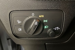 hopea Audi Q2 2019 kuva 19.