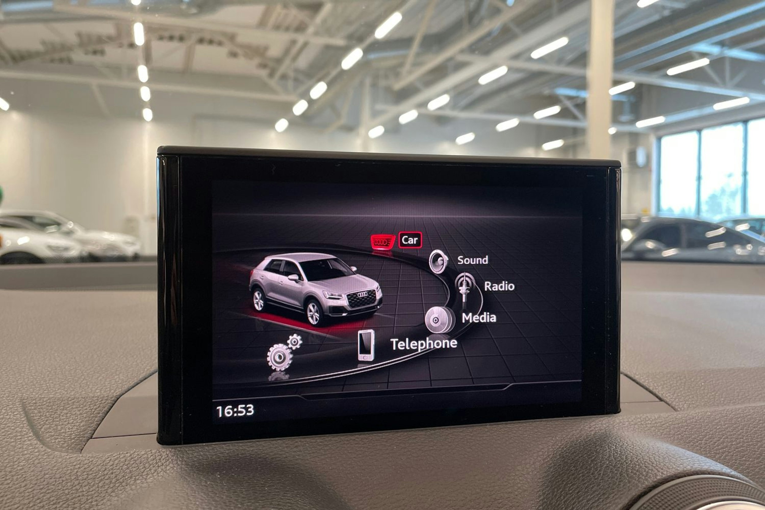 hopea Audi Q2 2019 kuva 25.