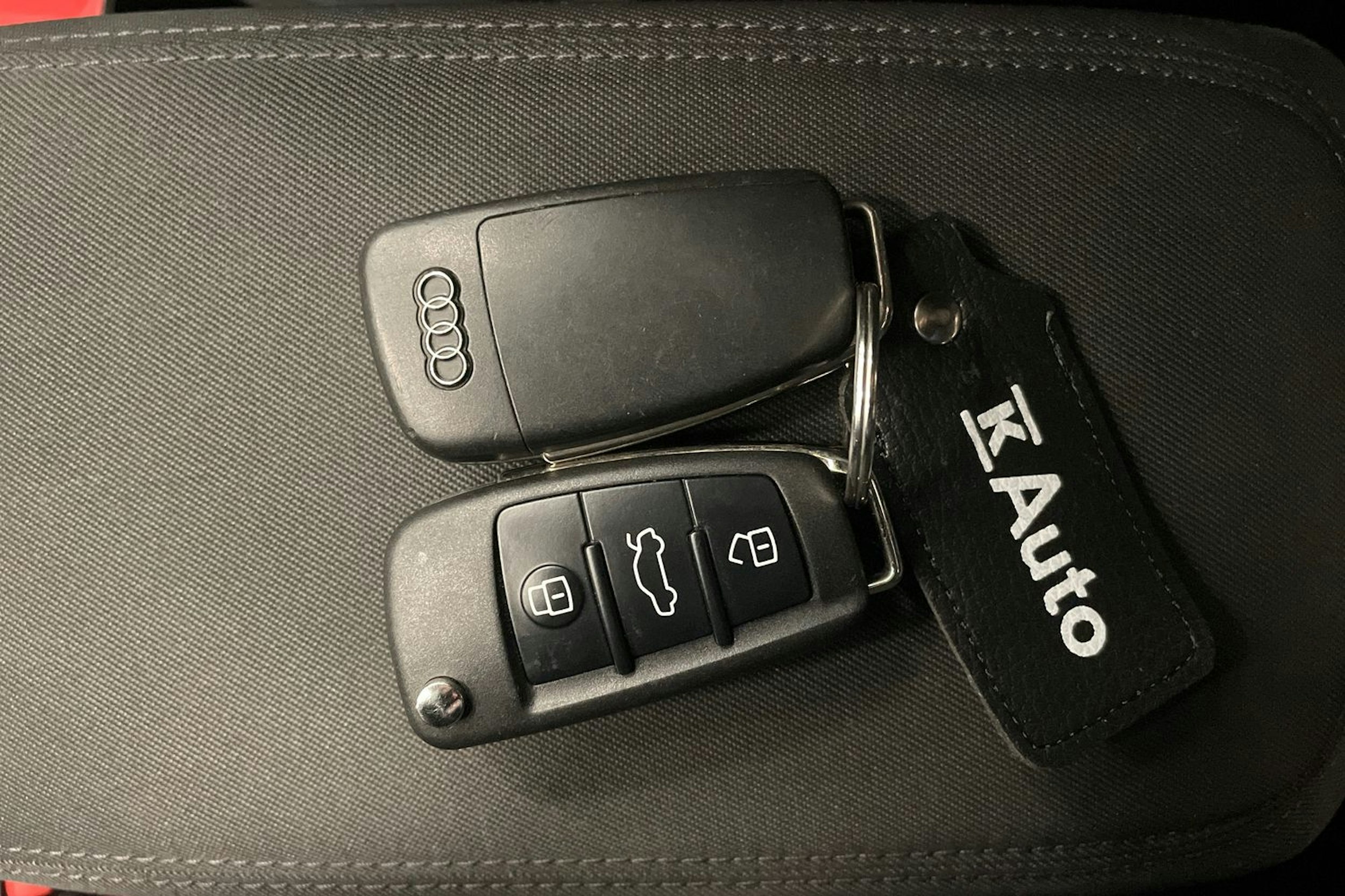 hopea Audi Q2 2019 kuva 33.