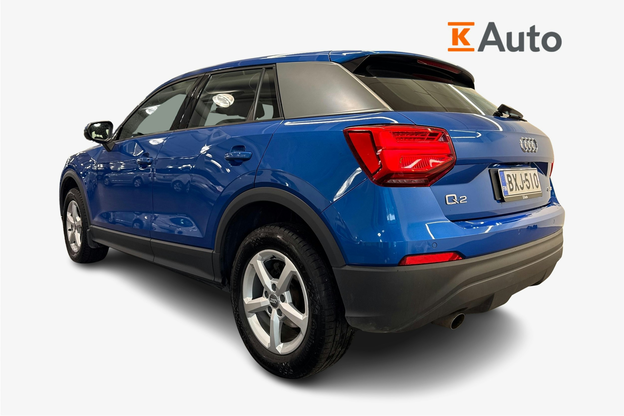 sininen Audi Q2 2019 kuva 2.