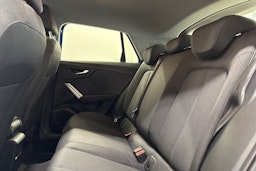 sininen Audi Q2 2019 kuva 8.