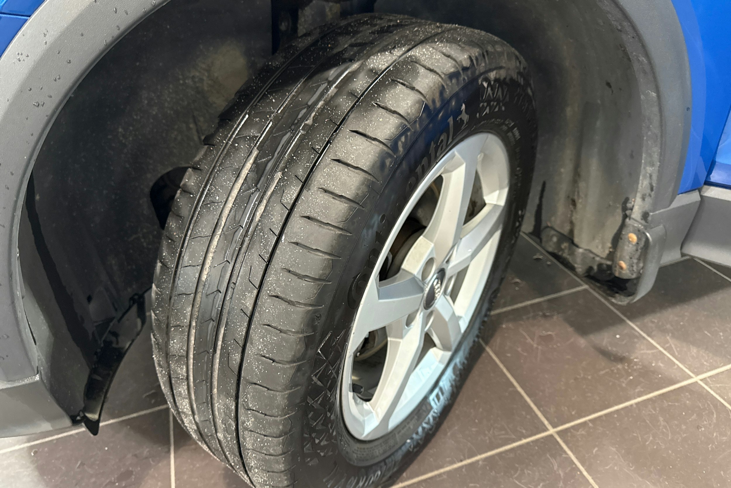 sininen Audi Q2 2019 kuva 10.