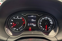 sininen Audi Q2 2019 kuva 11.