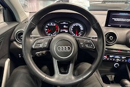 sininen Audi Q2 2019 kuva 12.