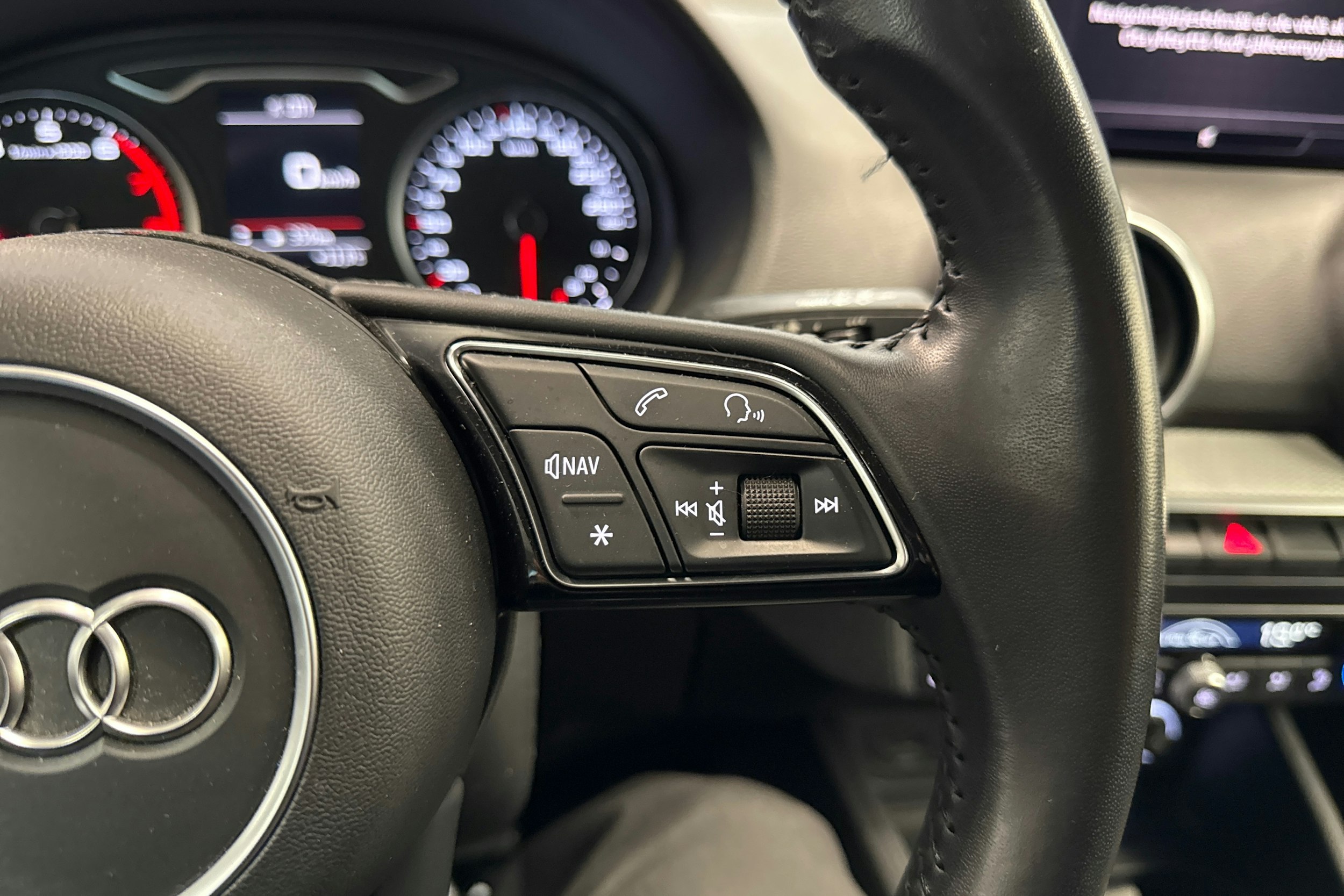 sininen Audi Q2 2019 kuva 14.