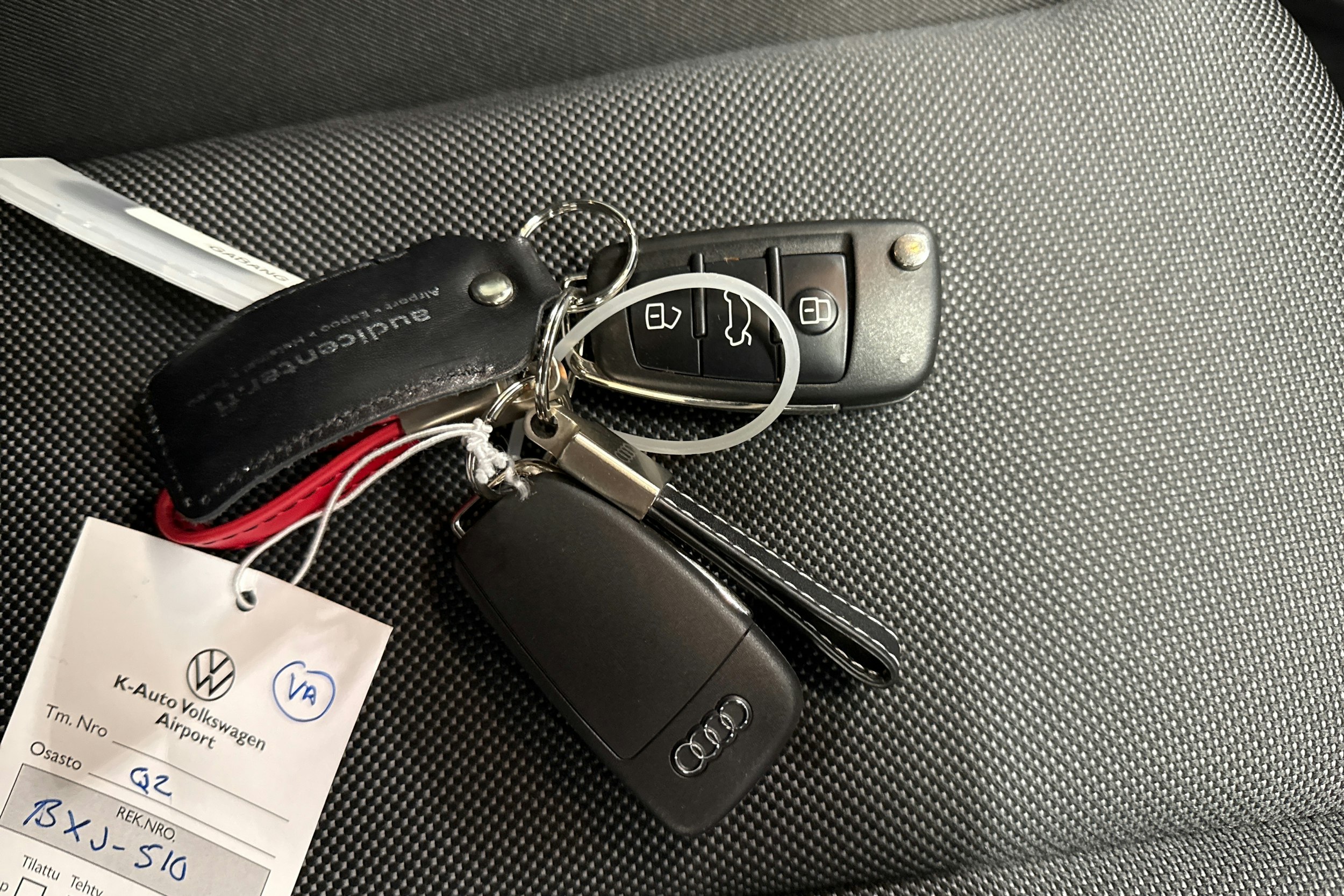 sininen Audi Q2 2019 kuva 20.