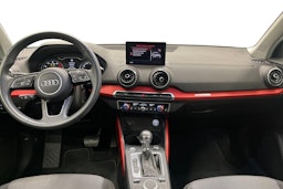 musta Audi Q2 2019 kuva 9.