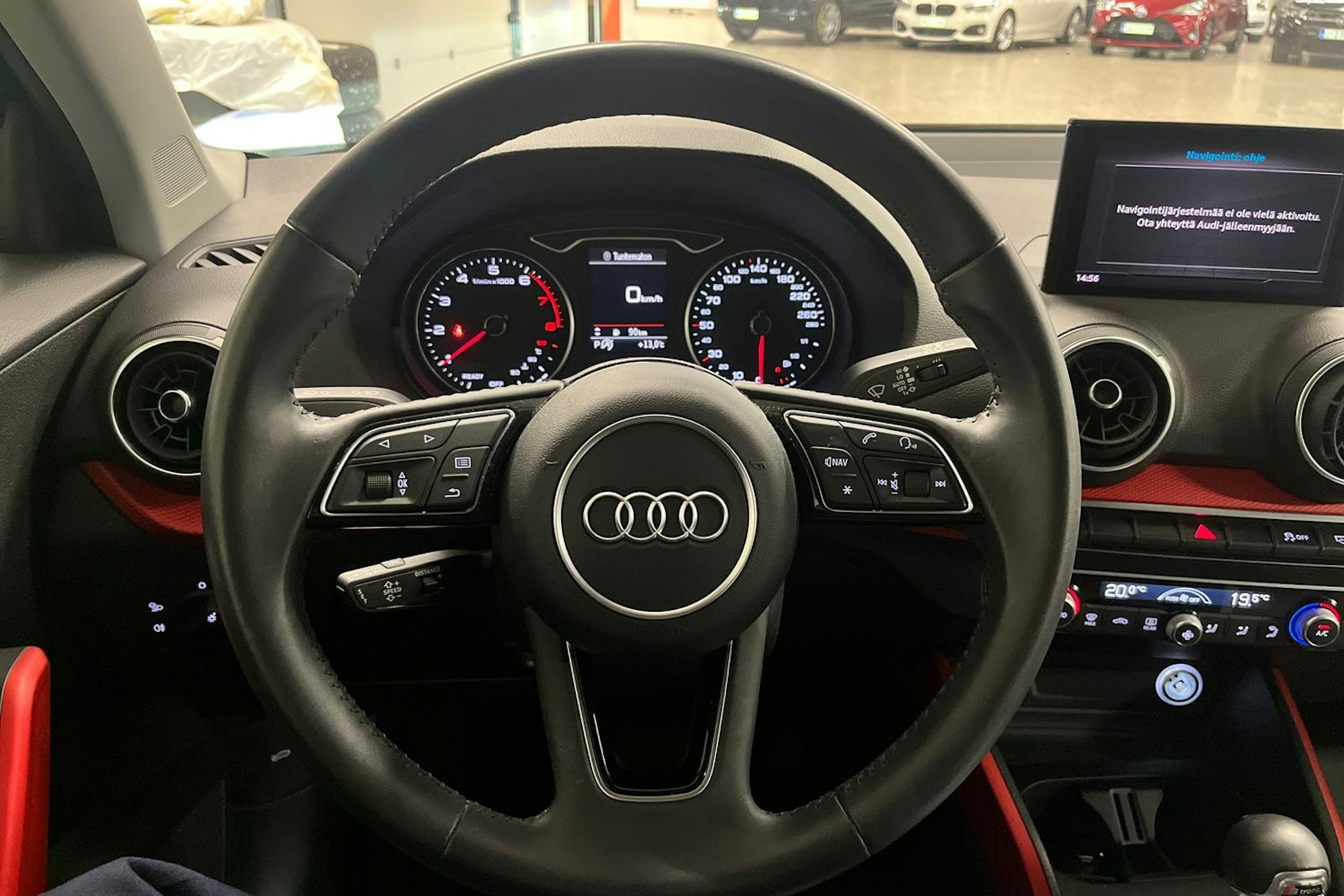 musta Audi Q2 2019 kuva 16.