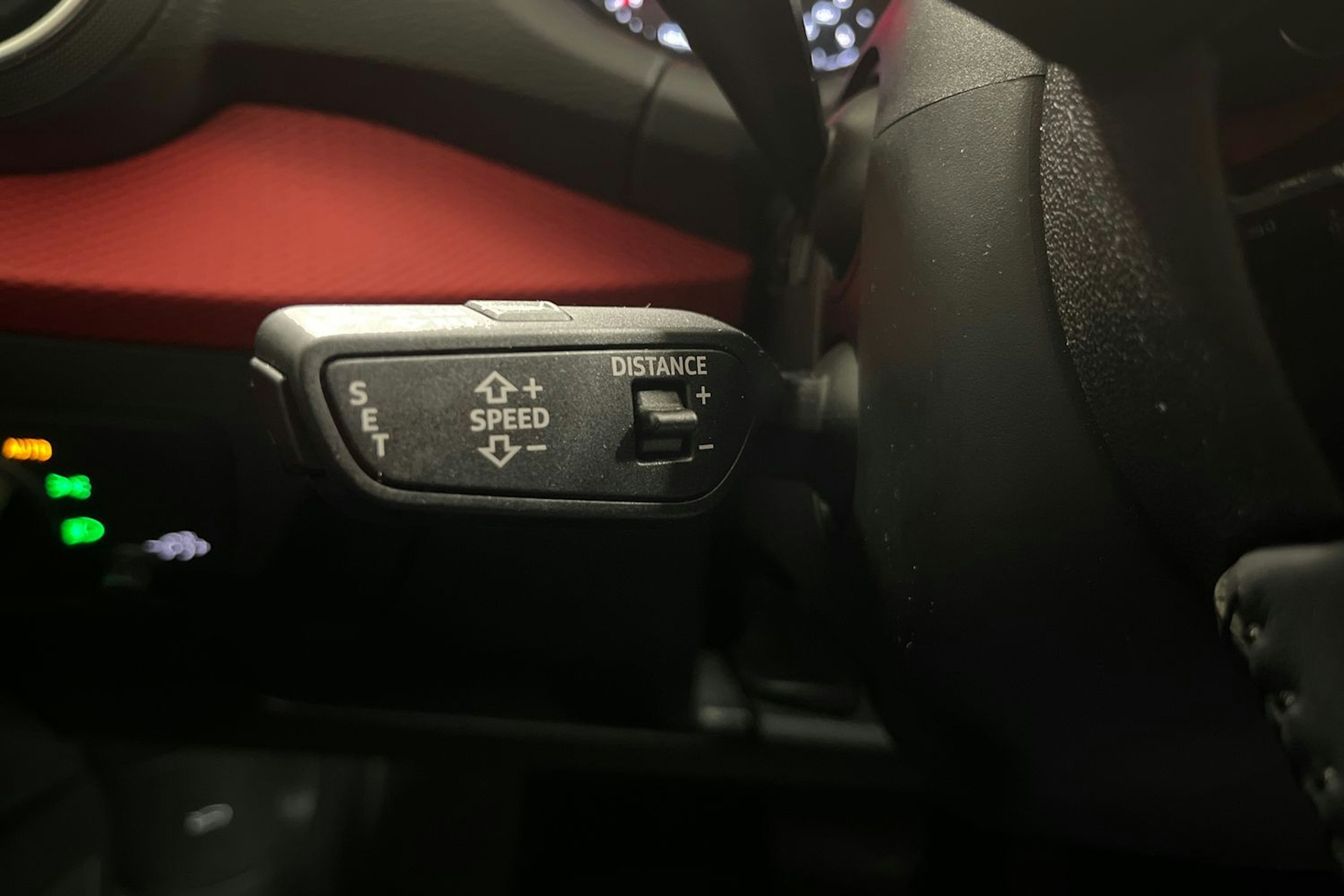 musta Audi Q2 2019 kuva 17.