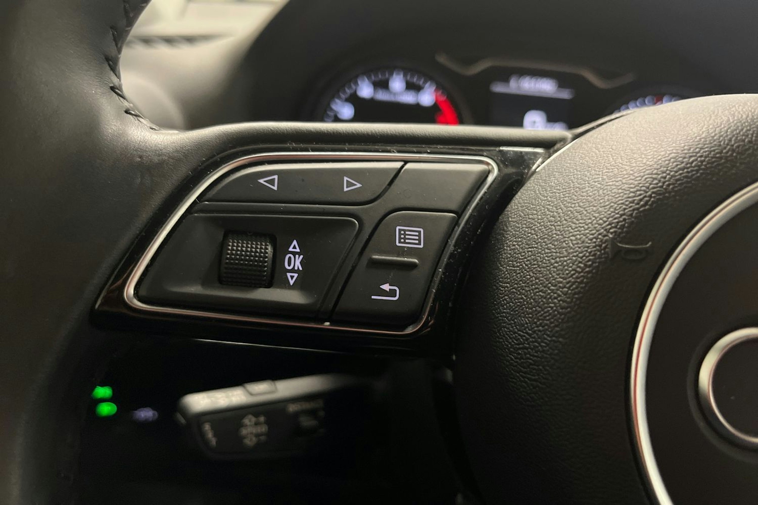 musta Audi Q2 2019 kuva 19.