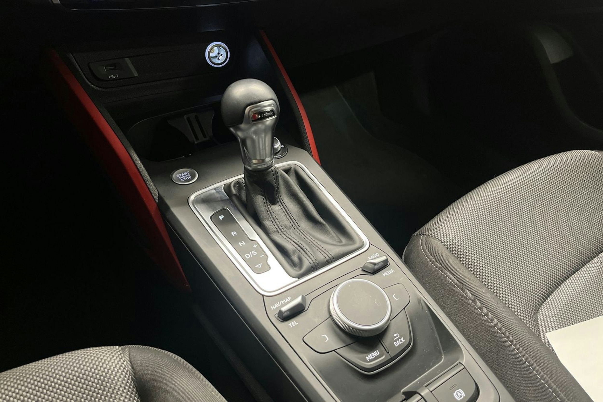 musta Audi Q2 2019 kuva 24.