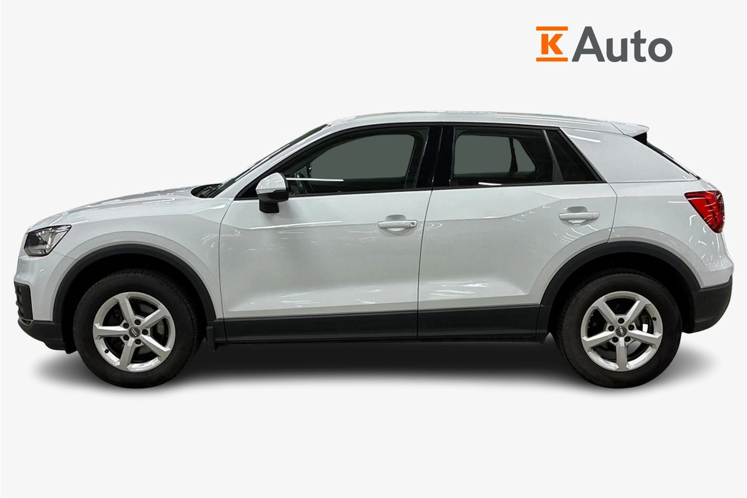 valkoinen Audi Q2 2019 kuva 5.