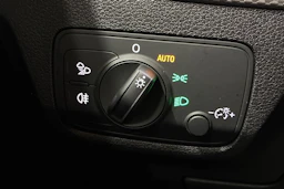 valkoinen Audi Q2 2019 kuva 16.