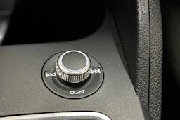 valkoinen Audi Q2 2019 kuva 19.
