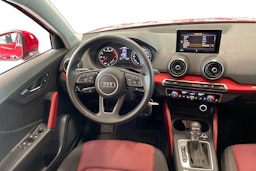 punainen Audi Q2 2019 kuva 9.