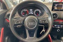 punainen Audi Q2 2019 kuva 15.