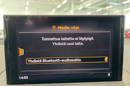 punainen Audi Q2 2019 kuva 23.